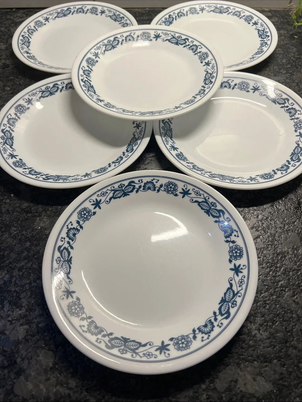 Corelle Old Town Blue Classic Blue-Trim White Dessert Plates - Set of 6 exc cond